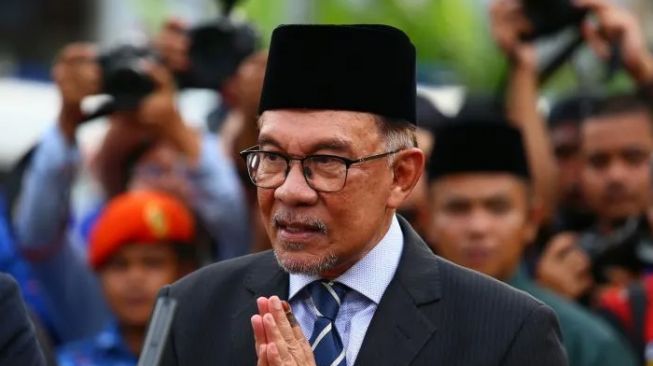 Raja Tunjuk Anwar Ibrahim Jadi PM Malaysia