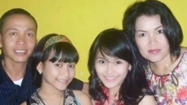 Foto Lawas Ayu Ting Ting dan Keluarga (instagram/@mom_ayting92_)