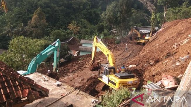 Tim SAR Fokuskan Pencarian 40 Korban Gempa Cianjur yang Hilang di Desa Cijedil dan Kawasan Warung Sate Sinta