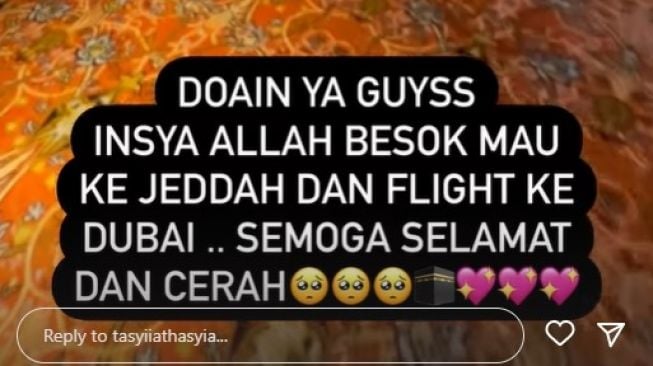 Potret keluarga Tasyi Athasyia umrah (Instagram/@tasyiiathasyia)