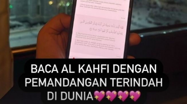 Potret keluarga Tasyi Athasyia umrah (Instagram/@tasyiiathasyia)