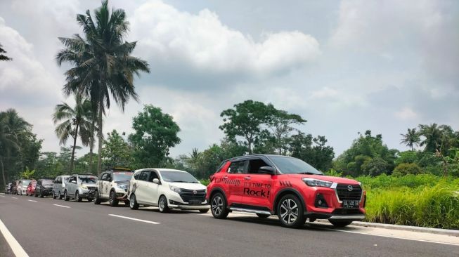 Daihatsu Kumpul Sahabat Jogja 2022, Ajak Pelanggan Setia Silaturahmi Sekaligus Adopsi  Pohon di Kawasan Kaliurang Timur