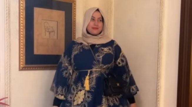 Potret keluarga Tasyi Athasyia umrah (Instagram/@tasyiiathasyia)