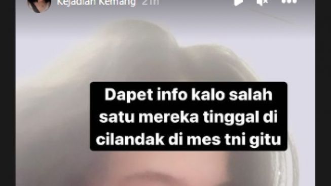 Salah satu korban dari pengeroyokan sekelompok pria di sebuah bar, Kemang, Jakarta Selatan mengaku mendapatkan informasi kalau pelaku berasal dari mess TNI di Cilandak, Jakarta Selatan.