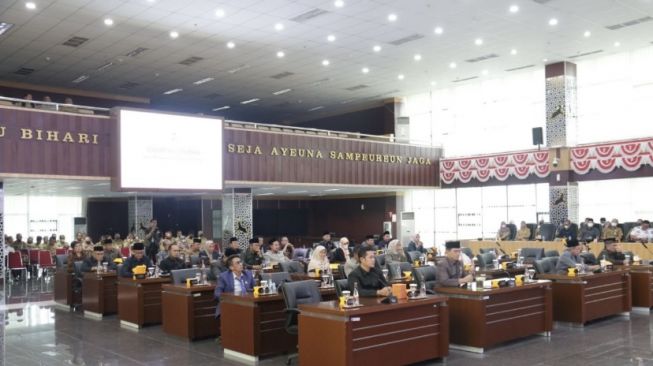 Suasana Paripurna penetapan APBD 2023. (Dok: DPRD Bogor)