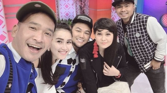 otret Mitha The Virgin dengan Rambut Panjang (instagram/@mitathevirgin)