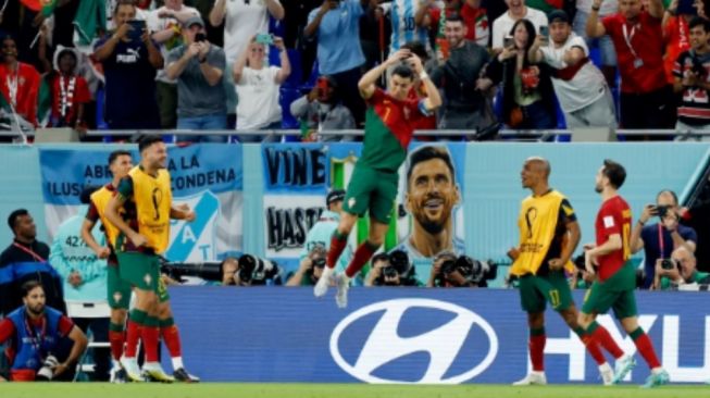 Publik Soroti Selebrasi Ronaldo di Depan Spanduk Messi, Kebetulan Kah?