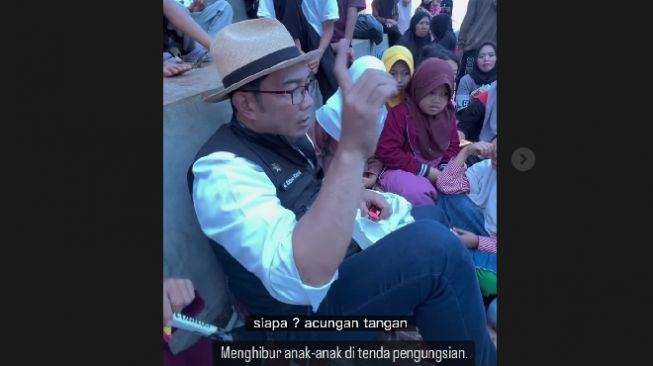 Momen Ridwan Kamil Bikin Anak Penyintas Gempa Cianjur Tertawa Lepas