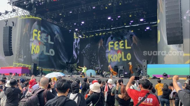 Aksi panggung Feel Koplo di panggung Soundrenaline 2022 [Suara.com/Adiyoga Priyambodo]