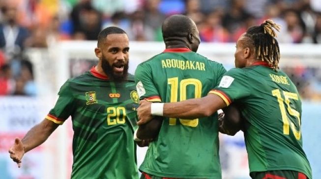 Pemain Kamerun Vincent Aboubakar rayakan gol ke gawang Serbia dalam pertandingan kedua Grup G Piala Dunia 2022 di Al Janoub Stadium, Senin (28/11/2022). [AFP]