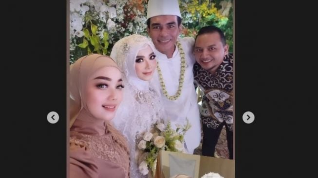 Resmi Menikah Lagi, Teddy Syah Serahkan Mahar Logam Mulia dan Cincin Berlian Buat Anne