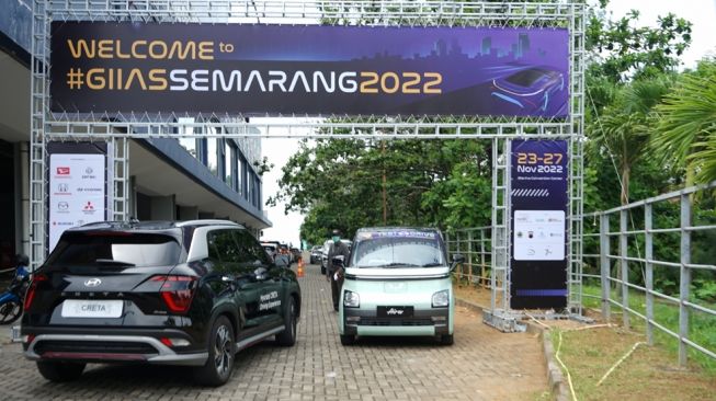 Kegiatan test drive dalam GIIAS 2022 Semarang [GIIAS/Seven Events].