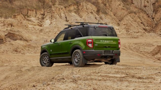 Paket Off-Road Black Diamond Ford membungkus tampilan Ford Bronco versi Sport  [Ford Global/Bronco National via ANTARA].