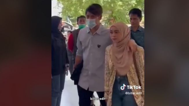 Momen Rizky Billar Disentil Bupati Cianjur, Pesannya Bikin Salah Fokus: Saya Nitip Harus Sayang Sama Dede