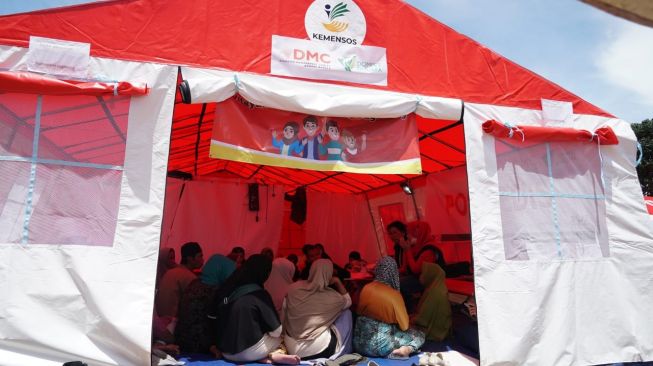 Dompet Dhuafa melalui Disaster Management Center (DMC) menghadirkan layanan Psychological First Aid (PFA) dengan target sasaran kelompok lanjut usia (lansia). (Dok: Dompet Dhuafa)