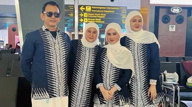  Potret Perjalanan Umrah Tissa Biani (instagram/@tissabiani)