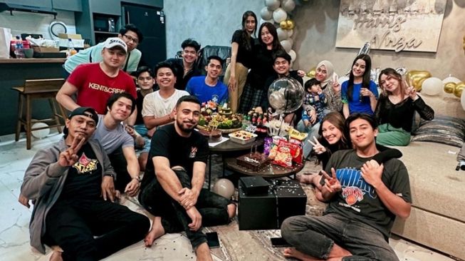 Potret Harris Vriza Rayakan Ultah ke-29 (instagram/@harrisvriza)