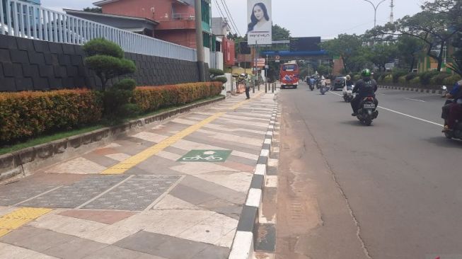 Tertibkan Parkir di Trotoar, Pemkot Depok Siapkan Konsep Taat Garis Sempadan Bangunan