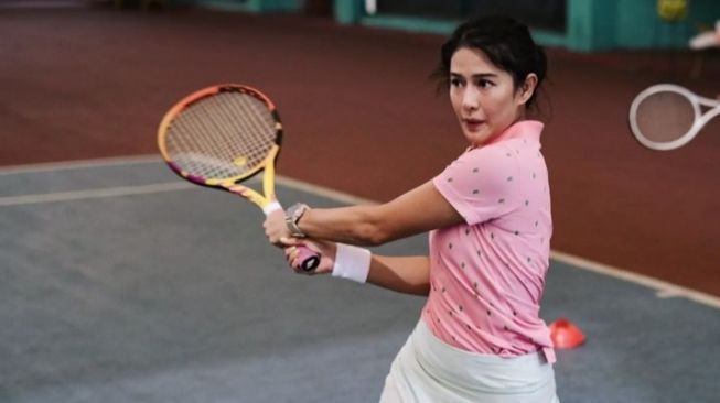 Gaya Kece Seleb Pakai Baju Tenis (Instagram/@therealdisastr)