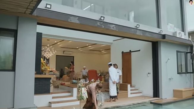 Rumah Baru Jessica Iskandar di Bali (YouTube/Jessica Iskandar)