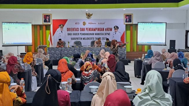 Pelatihan Orientasi dan Pendampingan e-Human Development Worker (eHDW) bagi KPM Kabupaten Mojokerto tahun 2022, di hotel Grand Whiz, Trawas, Kamis (24/11/2022). (Pemkab Mojokerto)