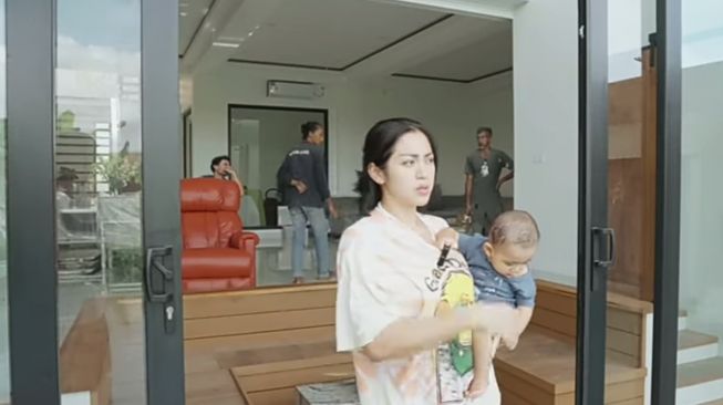 Rumah Baru Jessica Iskandar di Bali (YouTube/Jessica Iskandar)