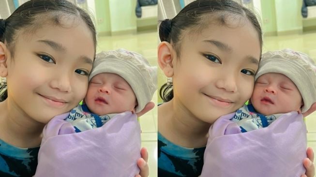 Potret Baby Sumehra Putri Syifa Adik Ayu Ting Ting (instagram/@mom_ayting92_ )