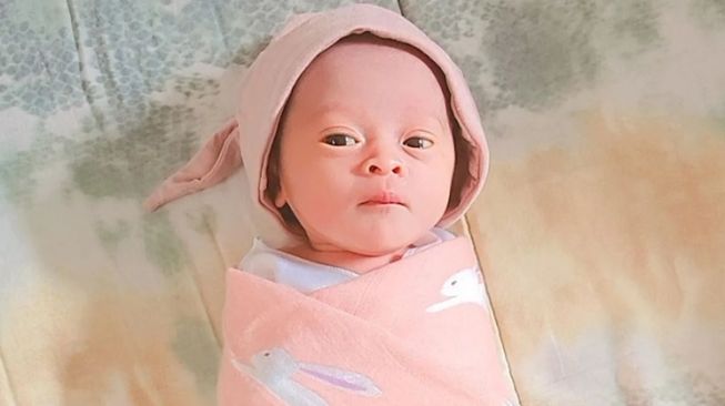 Potret Baby Sumehra Putri Syifa Adik Ayu Ting Ting (instagram/@mom_ayting92_ )