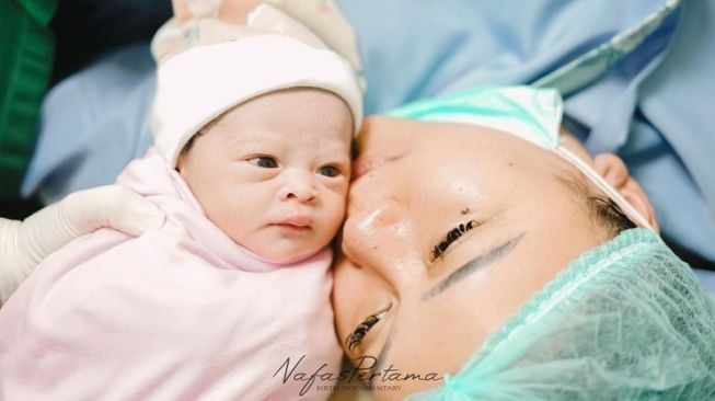 Potret Baby Sumehra Putri Syifa Adik Ayu Ting Ting (instagram/@syifaasyifaaa)