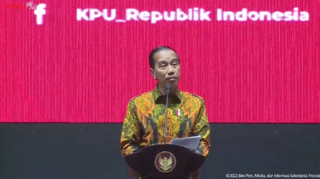 Masih Ada Kesulitan Saat Distribusi Logistik Pemilu, Jokowi: Infrastruktur Kita Belum Sempurna