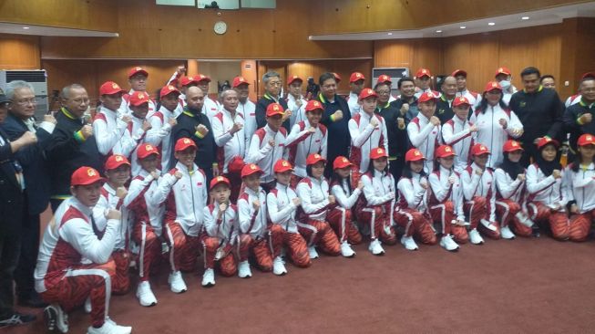 Pelepasan Kontingen Wushu Indonesia untuk Kejuaraan Dunia Wushu Junior (WJWC) VIII/2022 di kawasan Widya Chandra, Jakarta, Kamis (1/11/2022) malam. [PB WI]