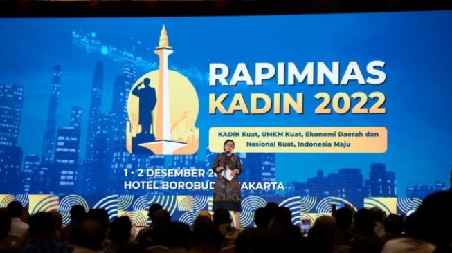 Ketua DPR RI Dr. (H.C) Puan Maharani dalam acara Welcome Dinner Rapimnas Kadin 2022 yang diselenggarakan di Jakarta, Kamis (1/12/2022). (Dok: DPR)