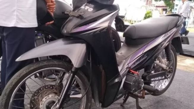 Bengkel di Gianyar Ubah Revo Jadi Motor Listrik Dengan Rp 18 Juta