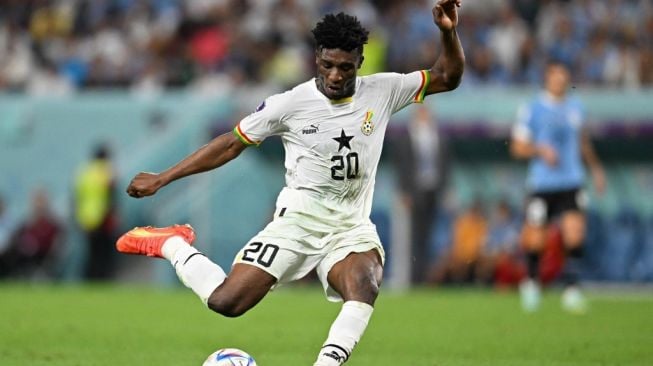 Winger Timnas Ghana, Mohammed Kudus tampil pada laga Piala Dunia 2022 kontra Uruguay di Stadion Al Janoub, Qatar. [Raul ARBOLEDA / AFP]