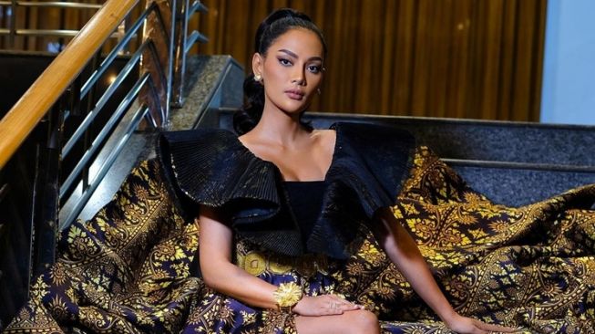 Mesra di Kelab Malam, Morgan Oey Fix Pacari Erika Carlina?