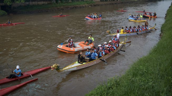 Keseruan Festival Dayung Ciliwung 2022