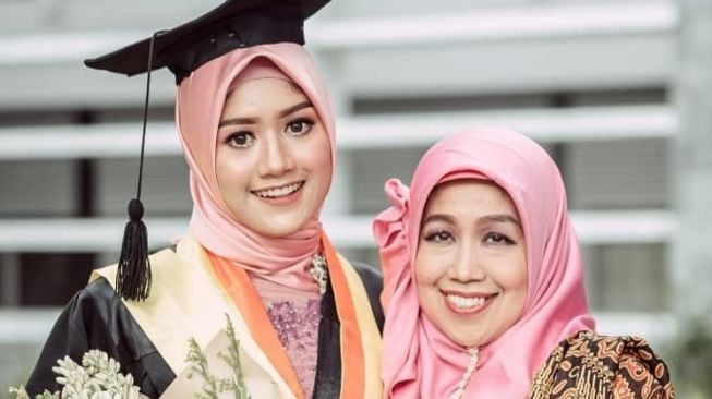 LinkedIn Erina Gudono Viral, Kenapa Sih Perempuan Harus Mengejar Pendidikan Tinggi?