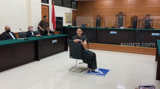 Nikita Mirzani di Pengadilan Negeri Serang. [Suara.com/Adiyoga Priyambodo]