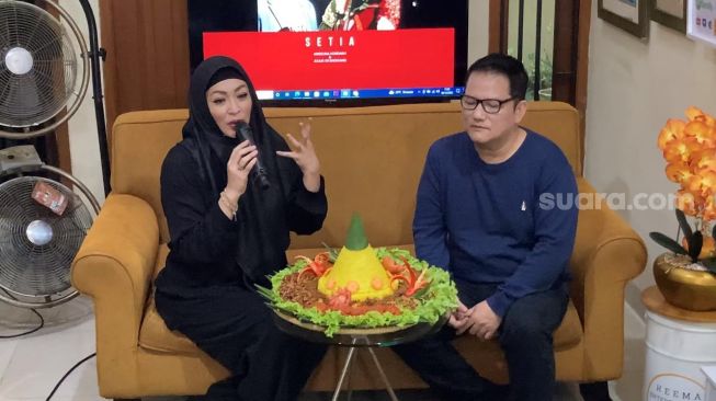 Gandeng Julius Sitanggang, Angelina Sondakh Rilis Lagu "Setia" untuk Mendiang Ayah