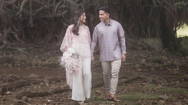 Prewedding Seleb Paling Romantis (Instagram/@erinagudono)