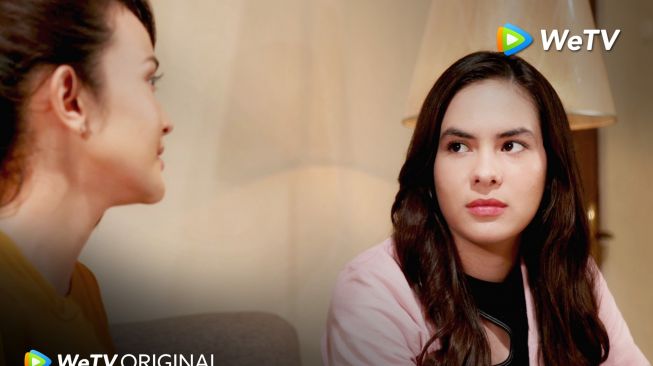 Steffi Zamora di series Kupu Malam. [WeTV]