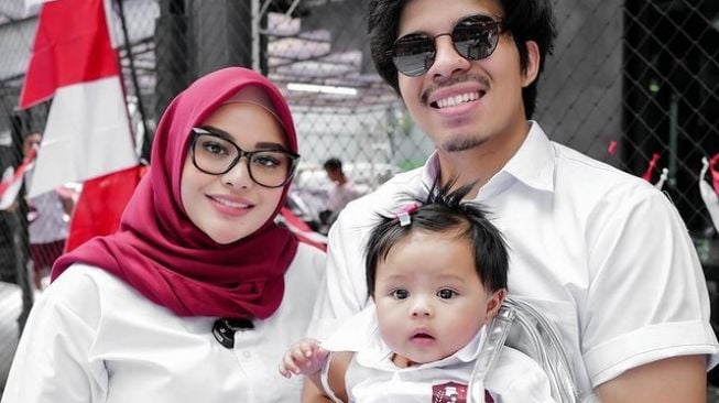 Pasangan Artis dengan Mahar Nikah di Bawah Rp1 Juta (Instagram/@aurelie.hermansyah)