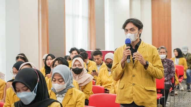 IDSurvey Mengajar Jadi Pembuka Rangkaian Kegiatan HUT 1 Tahun Holding BUMN Jasa Survei