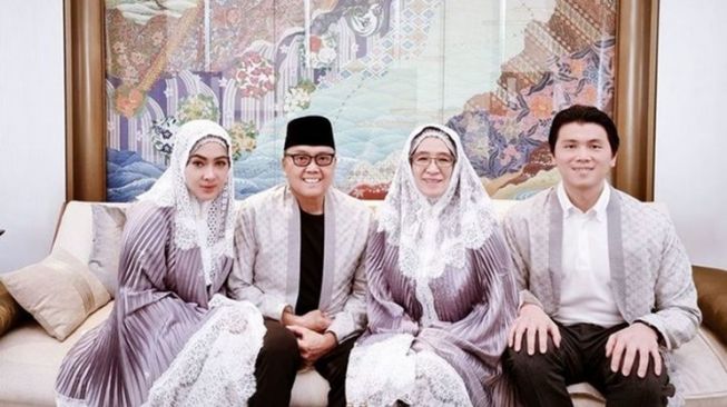 Syahrini Hamil, Ayah Reino Barack Punya Permintaan Khusus Soal Cucu Penerus Tahta