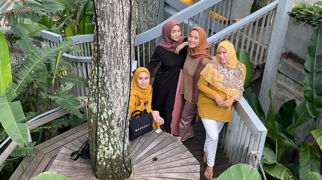 Potret Kompak Citra Kirana Bareng 3 Kakak (Instagram/@citraciki)