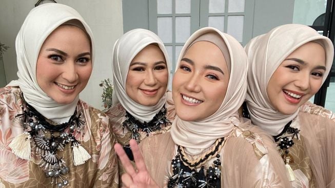 Potret Kompak Citra Kirana Bareng 3 Kakak (Instagram/@citraciki)