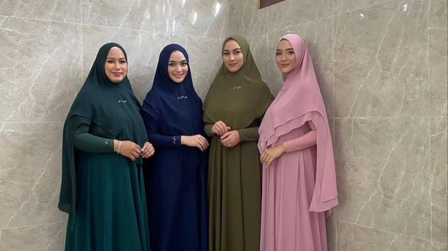 Potret Kompak Citra Kirana Bareng 3 Kakak (Instagram/@citraciki)