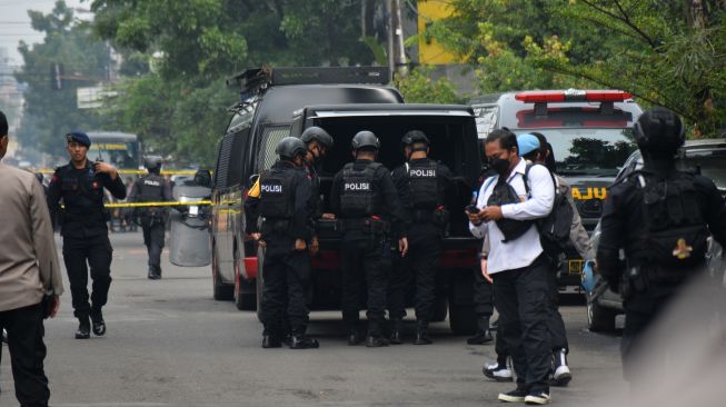 Bom Pelaku Bunuh Diri di Polsek Astanaanyar Berisikan Paku dan Paku Payung