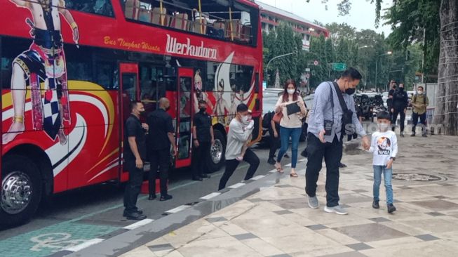 Keseruan Iriana Jokowi dan Keluarga Keliling Kota Solo Naik Bus Tingkat Werkudara