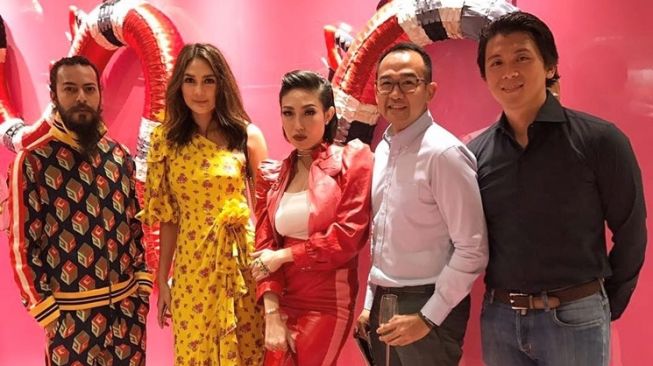 Potret Mesra Luna Maya dan Reino Barack (instagram/@lunamaya)